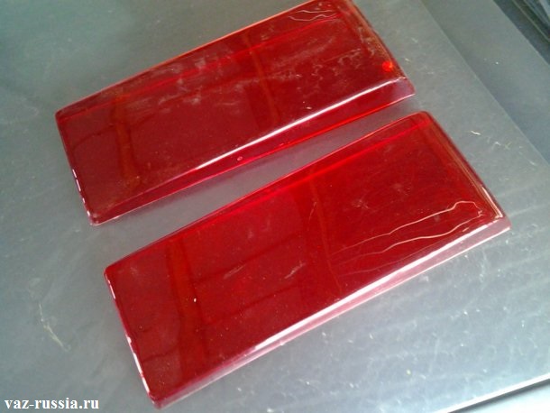 Спец. красные накладки для задних фар автомобилей ВАЗ 21099